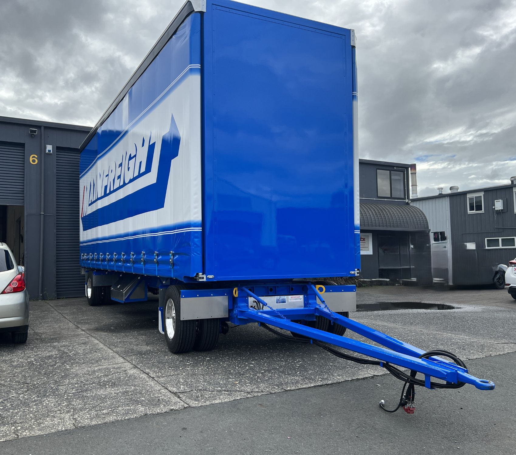 Truck-curtain-side-trailers-dreambooster-nz
